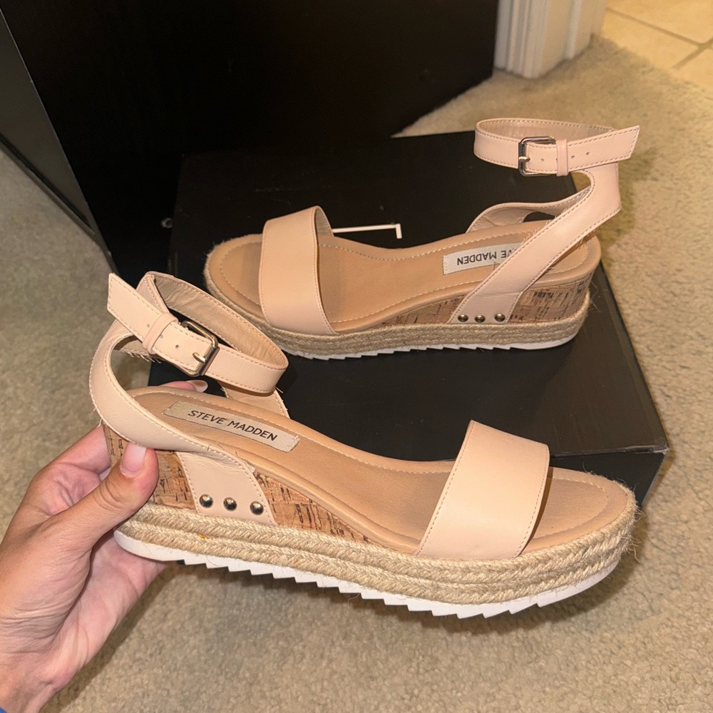 Steve Madden Platform Buckle Sandal
